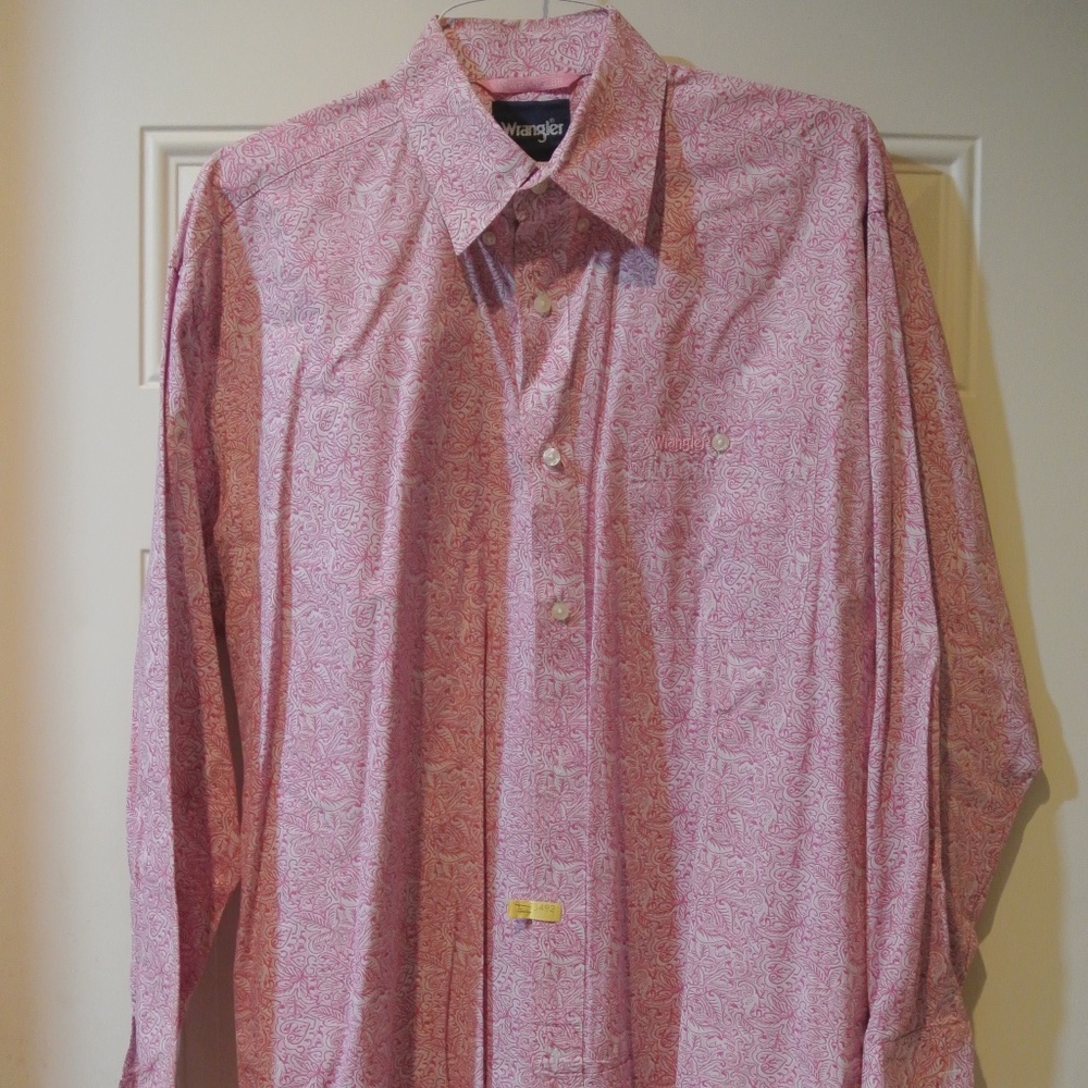 MENS XL WRANGLER PINK AND WHITE LONG SLEEVE BUTTON DOWN SHIRT